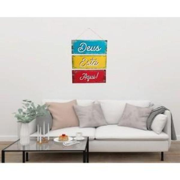 Placa Decorativa Suspensa Sisal Decoração Deus Está Aqui 3 Partes MDF